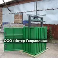 Mechaniczna prasa śrubowa 4 tony do makulatury, folii PET, butelek plastikowych, szmat i tekstyliów