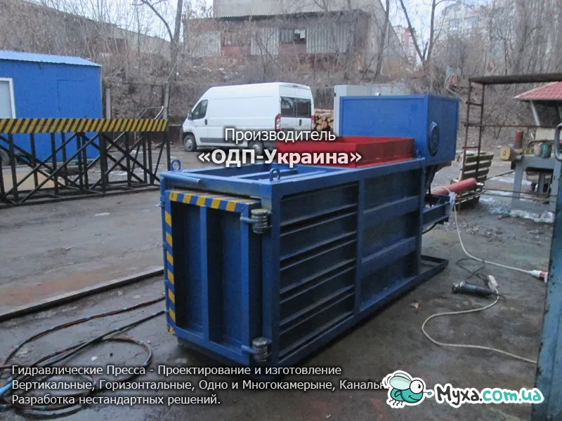 Горизонтальный пресс 10 тонн прессование бумаги картона макулатуры и пластика пленки ПЭТ бутылки