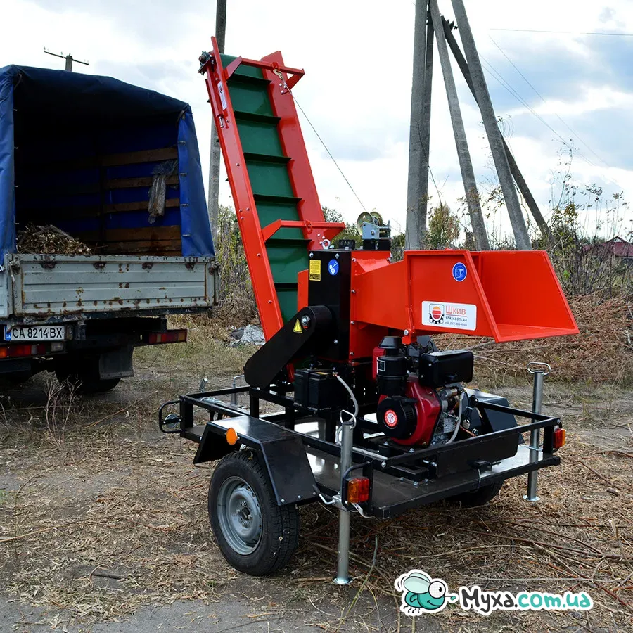 Измельчитель веток TN-130DКL (Дизель 14л.с) с конвейерной лентой 2м на прицепе